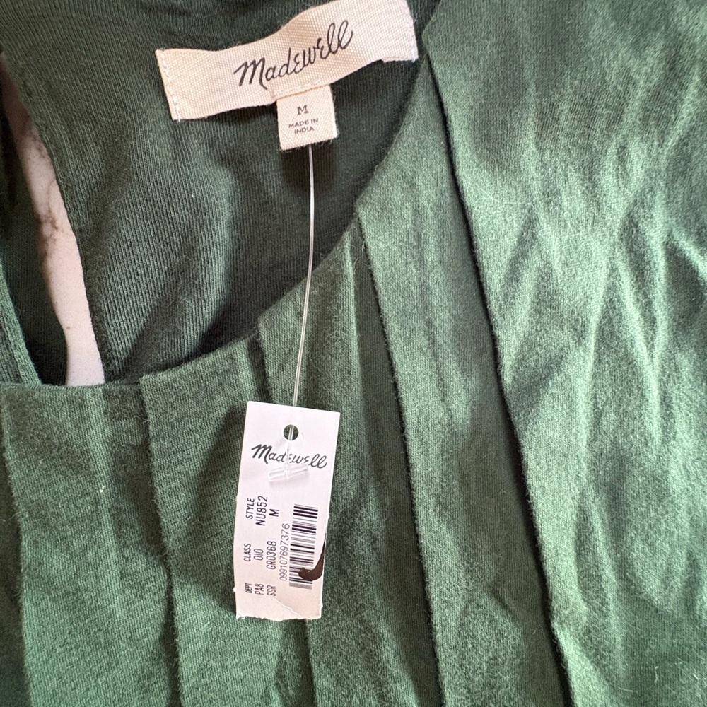 Forest Green Sleeveless Crewneck Bubble Top - Picture 6 of 8